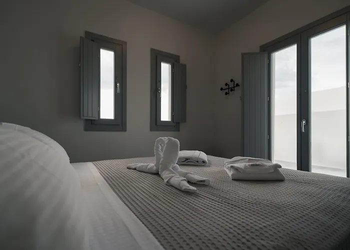 Uranides Luxury Karterádos