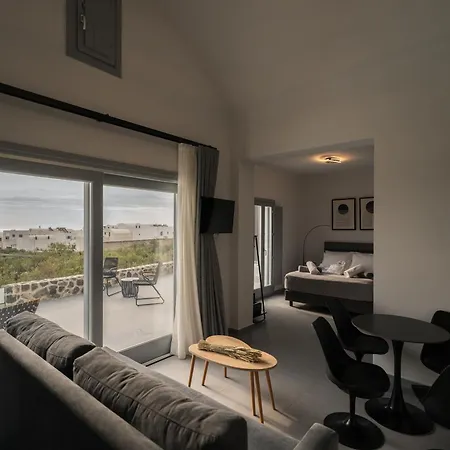 Uranides Luxury Appartement Karterados (Santorini)