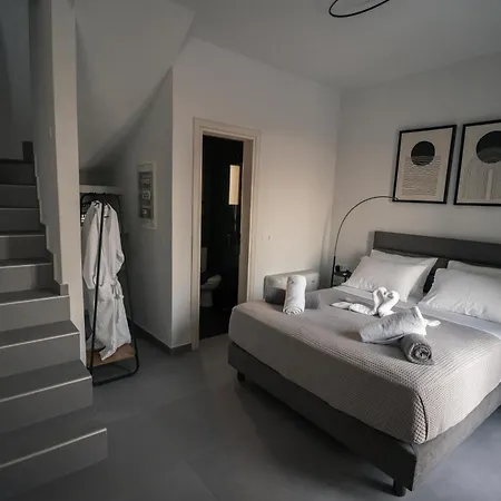 Uranides Luxury Appartement Karterados (Santorini)