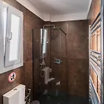 Uranides Luxury Karterados (Santorini)