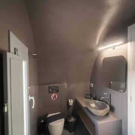 Uranides Luxury شقة *