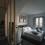 Uranides Luxury