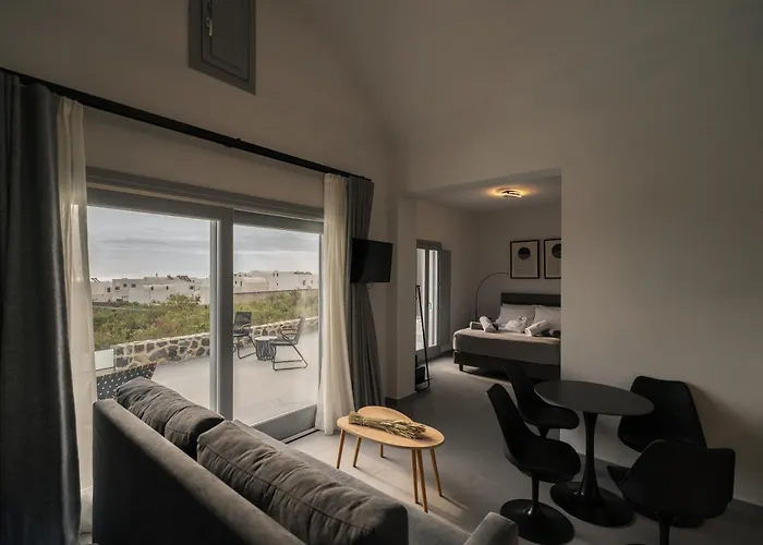 Uranides Luxury Apartment Karterados (Santorini)