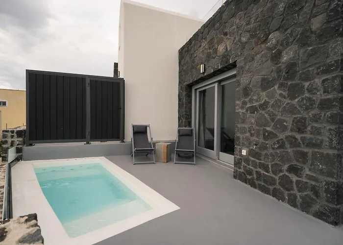 Uranides Luxury Apartment *