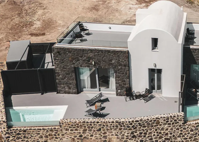 Uranides Luxury Karterados (Santorini)