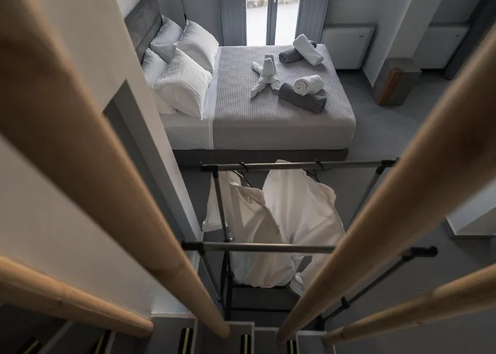 Uranides Luxury Karterados (Santorini)